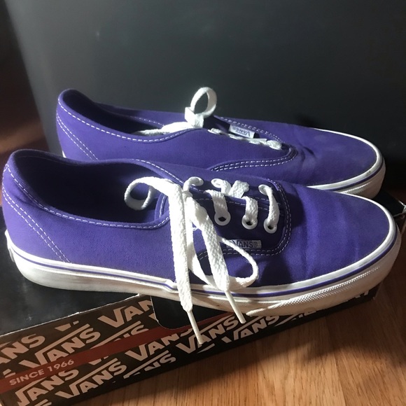 Vans - Picture 2 of 3